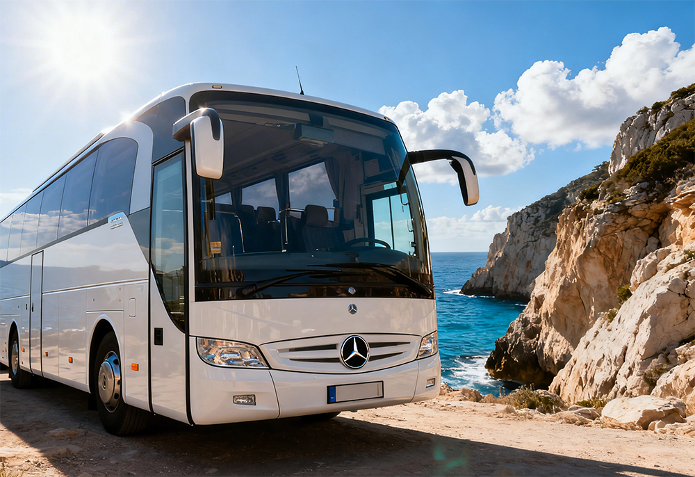 Reisebus am Meer